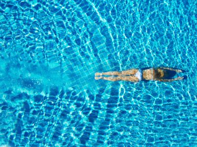 The ultimate guide to perfect maintenance of your saltwater pool.
